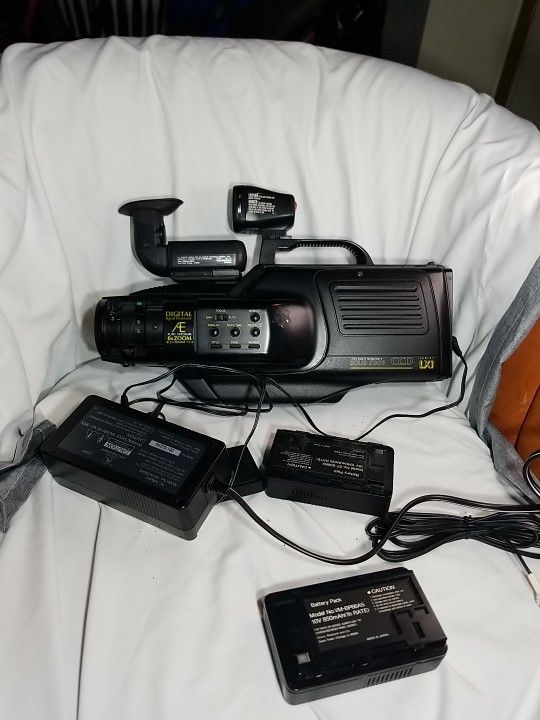 Vintage Sears LXI Series VHS Movie Camcorder W/Case 2 Batteries & More AS IS