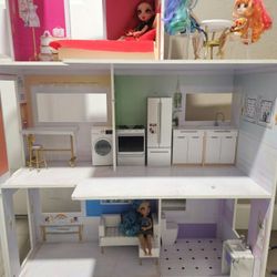 Rainbow High Dollhouse/Dolls