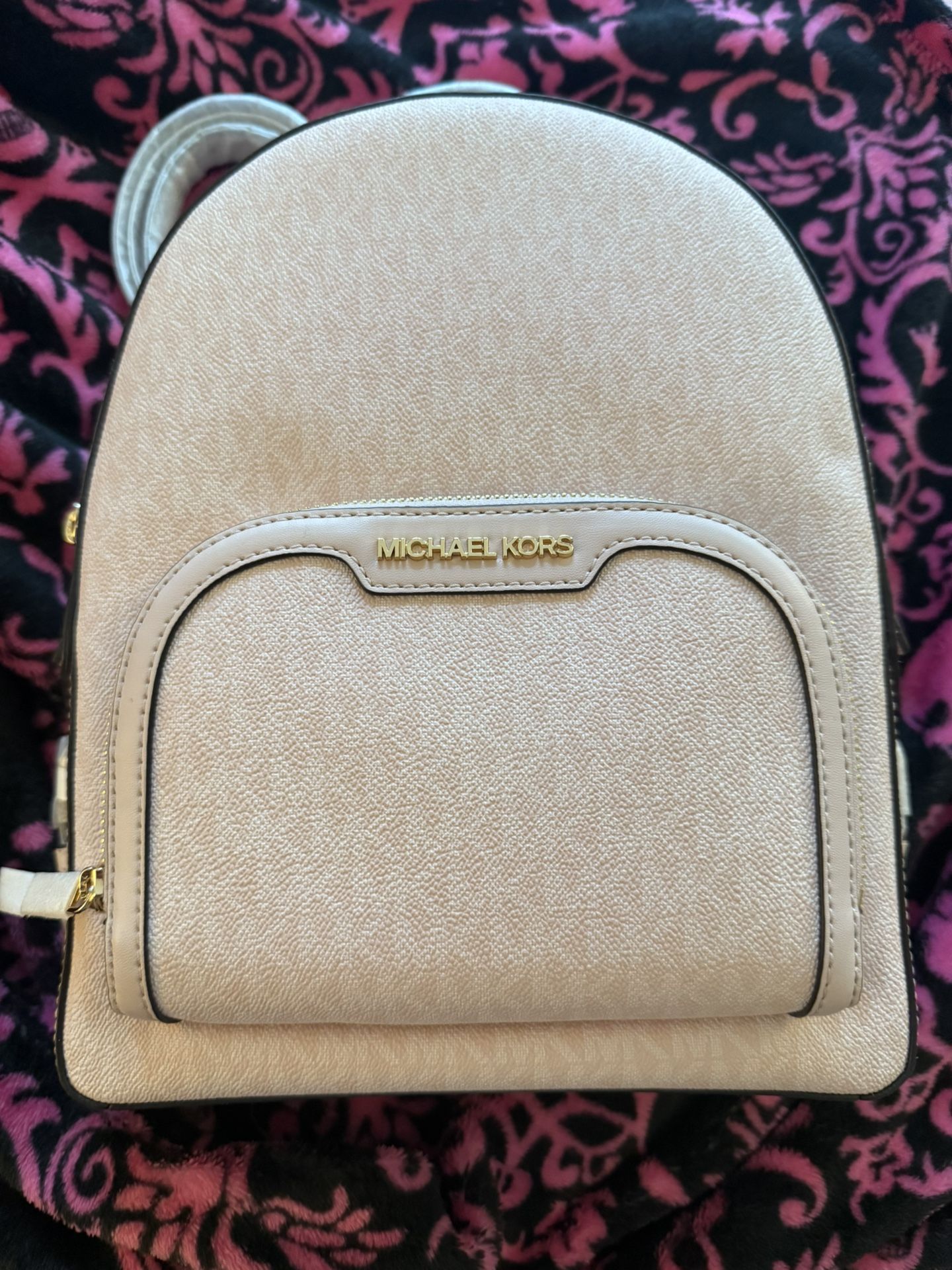 Michael kors Brand New Backpack display picture 3