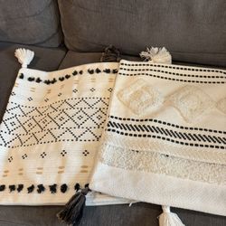 Black And Cream Zippered Pillow Covers. 