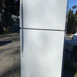 WHIRLPOOL COSTCO KIRKLAND FRIDGE REFRIGERATOR FREEZER OVER UNDER WHITE  FREE DELIVERY