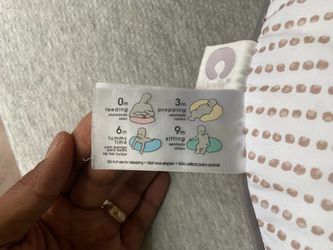 Bobby breast-feeding pillow/ baby lounger