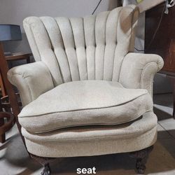 Wingback Tuffted Armchair with wood feet
32"w x 25"d x 36"h
Seat 20" x 22" 