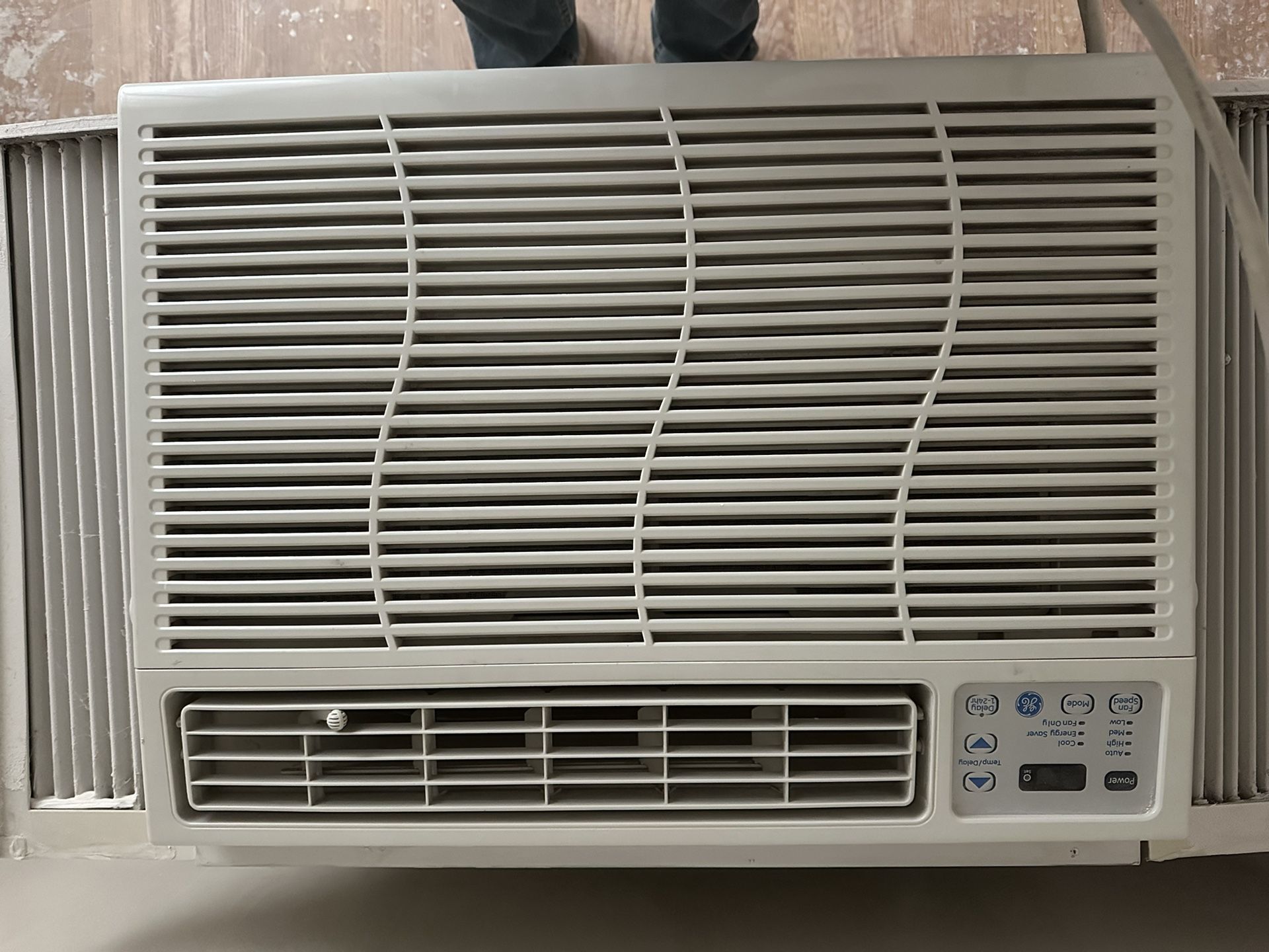 Whirlpool Window Ac Unit 14000 BTU 