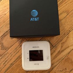 NETGEAR Nighthawk M6 5G Mobile Hotspot, Router with Sim Card Slot, Unlocked