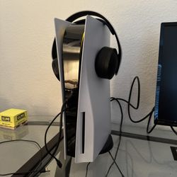 PS5 Disc Version W/ Headset And 2 Controllers