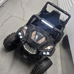 KIDS ATV RIDE ON ELECTRIC CAR LIKE NEW $100****