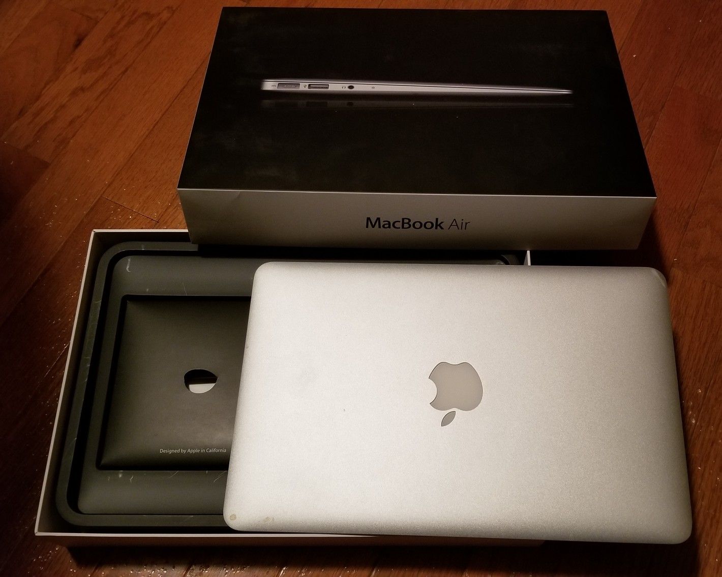 2011 Macbook Air 11" 64GB SSD