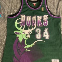 Vintage Ray Allen (Milwaukee Bucks) Jersey XL