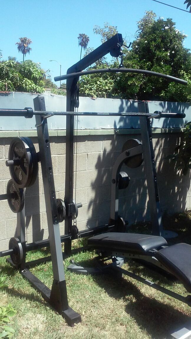 Nautilus half cage/ squat rack