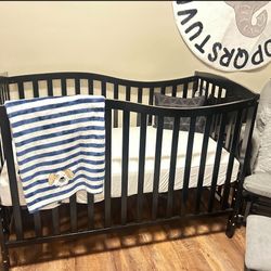 Crib/ Changing Table 