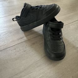 Black Nike Force Shoes