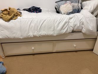 Trundle bed
