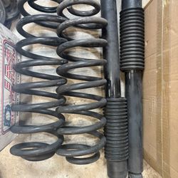 Moog HD Lift Coils/Monroe Shocks Rear