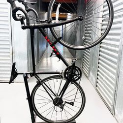 Trek Domane AL 2 - 54cm Road Bike & Stand