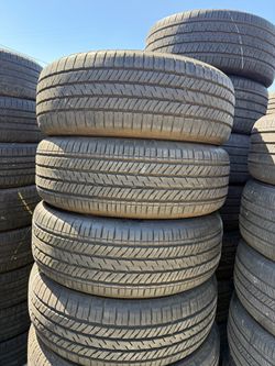 225/60r17 Yokohama tires en excelentes condiciones de Vida las 4