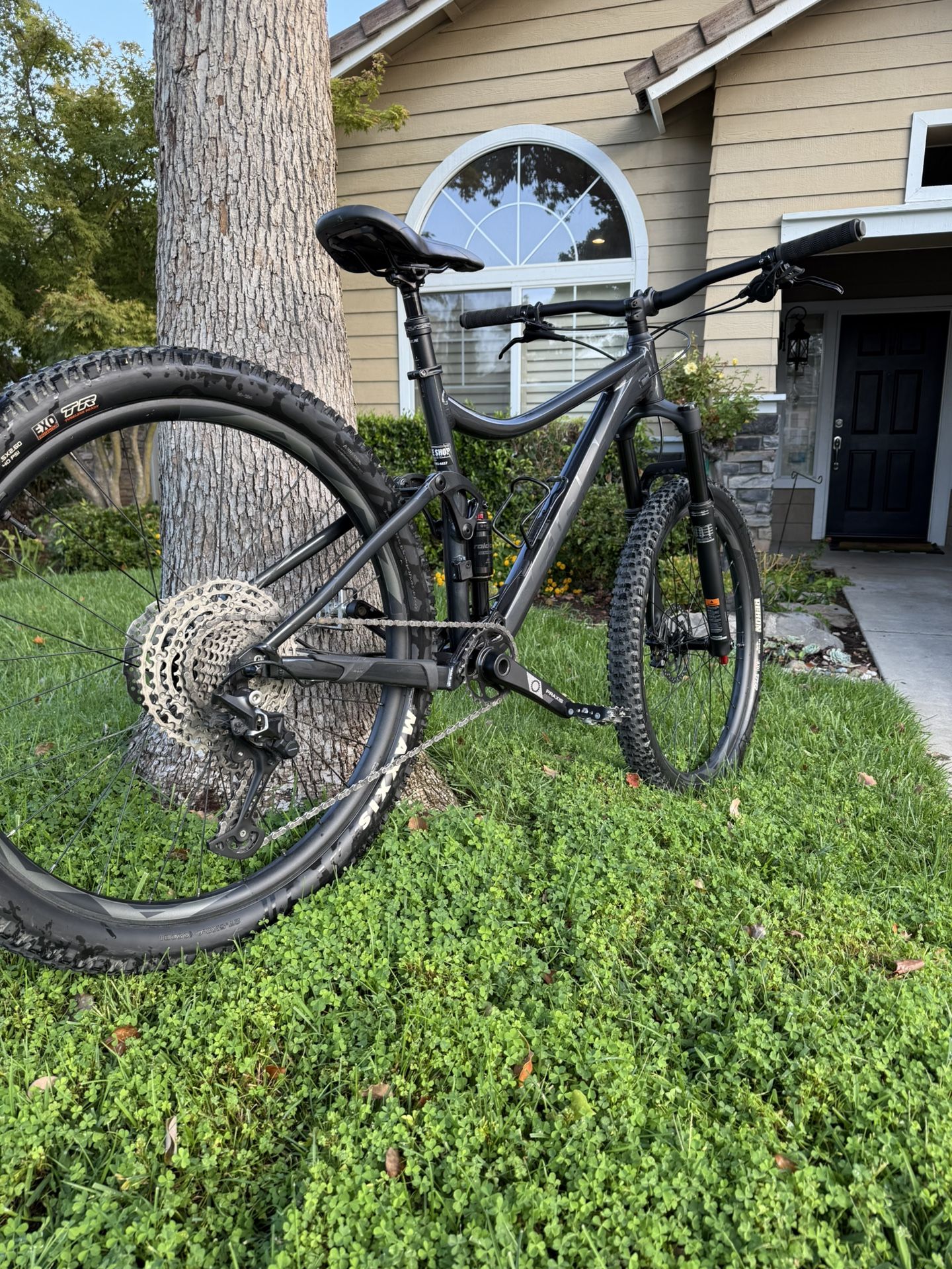 2022 Giant Stance Mountain Bike