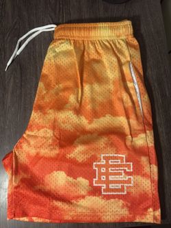 Ee Shorts Size M
