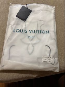 Brand new LV T-Shirt  size  XL and L    90$