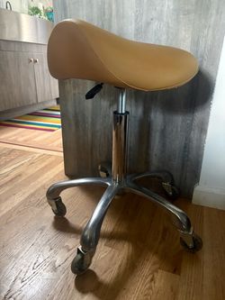 Saddle Stool