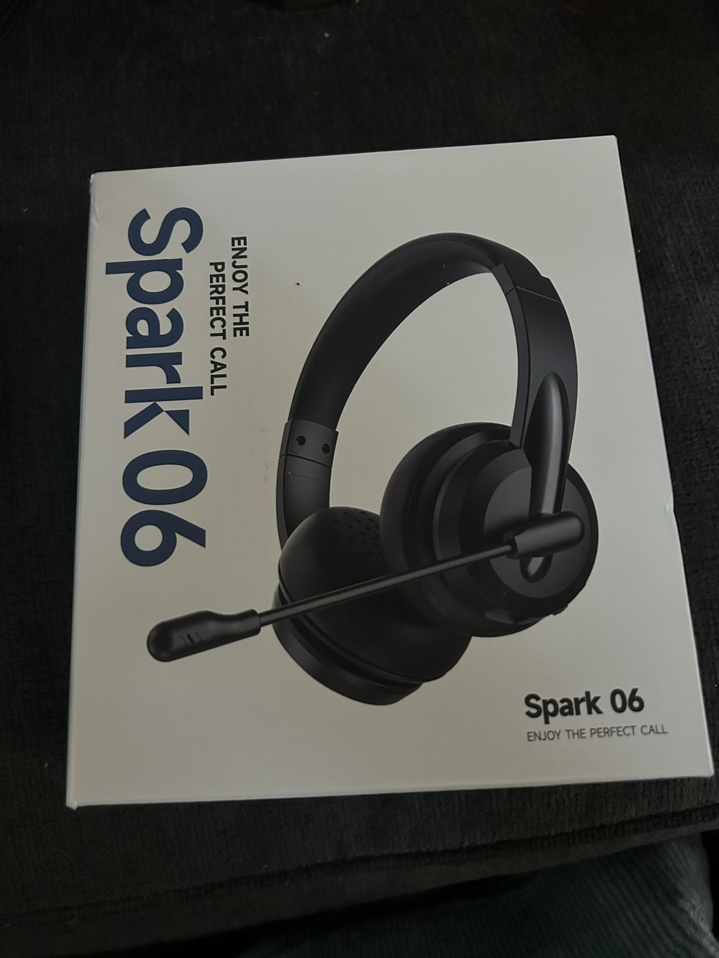 Wireless Headset with Mic for Work with AI Noise Cancelling Mic for Clear Calls, Bluetooth V5.3 Headphones with Microphone to USB A/C Dongle Green