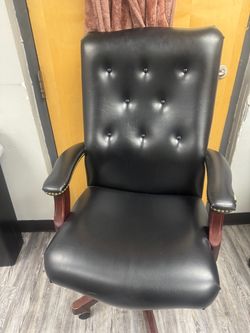 Gorgeous office chair
