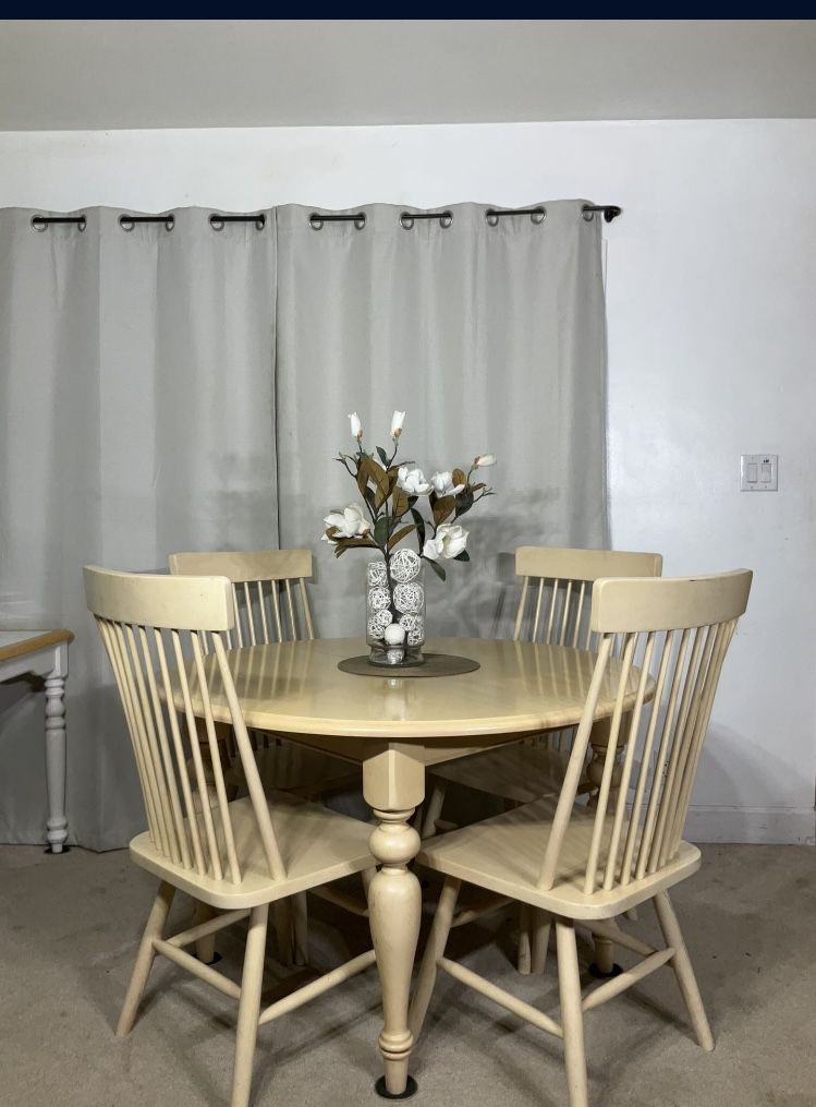 Round Kitchen Dining Table & 4 Chairs