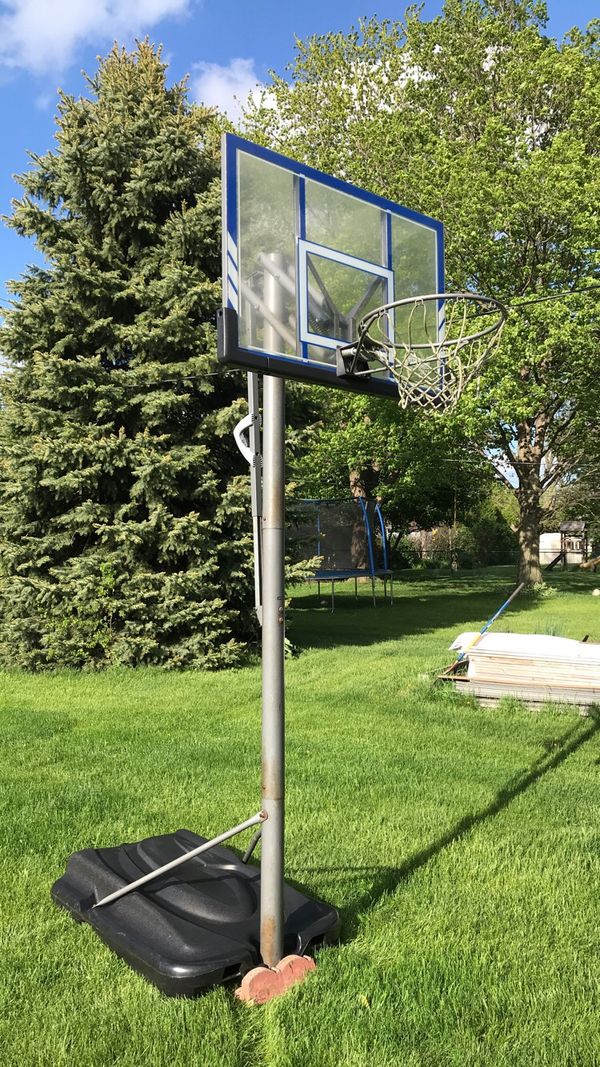 Lifetime Basketball Hoop for Sale in Des Plaines, IL OfferUp