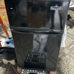 Small Bar / garage Refrigerator 