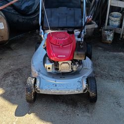 Honda commercial Self Prollped Law Mower In Good Working Condition