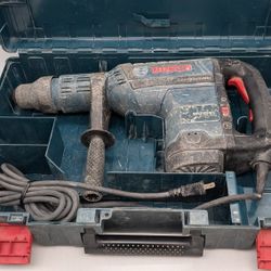 Bosch (RH 745) SDS-Max Rotary Hammer 