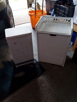 Canastos para la ropa sucia.