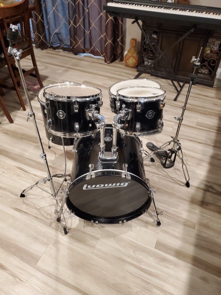 Ludwig LC-190 Accent Fusion 5 Piece Drum Set, No Cymbals