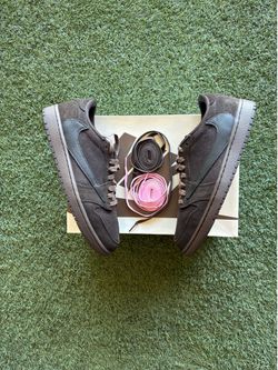 Travis Scott Jordan 1 “Velvet”