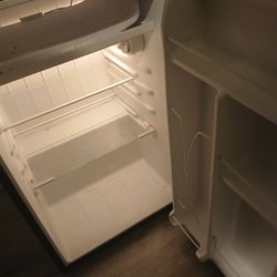 Mini Refrigerator TALL With Freezer Part. 