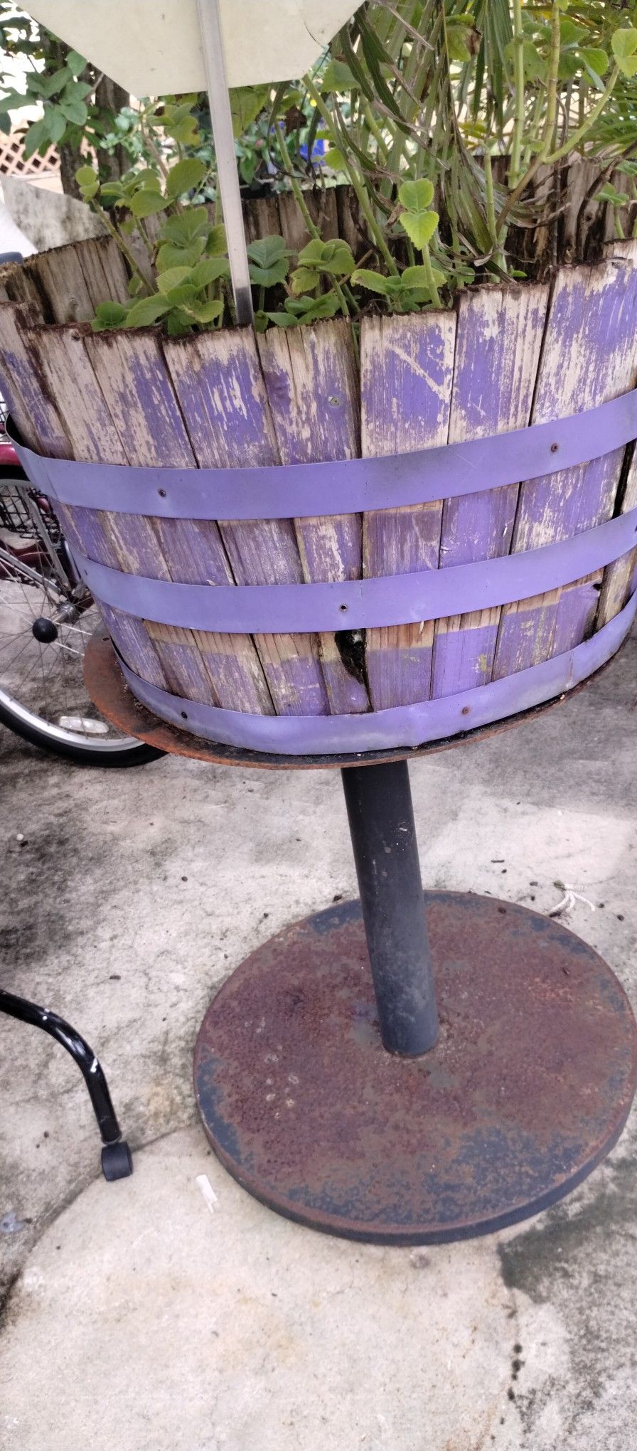 Stand And Plant Pots With Mint