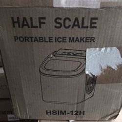 Portable Ice Maker with Carry Handle, Self-Cleaning Ice Machine with Basket and Scoop, 9 Cubes in 6 Minutes, 26 lbs per Day, Ideal for Home, Kitchen, 