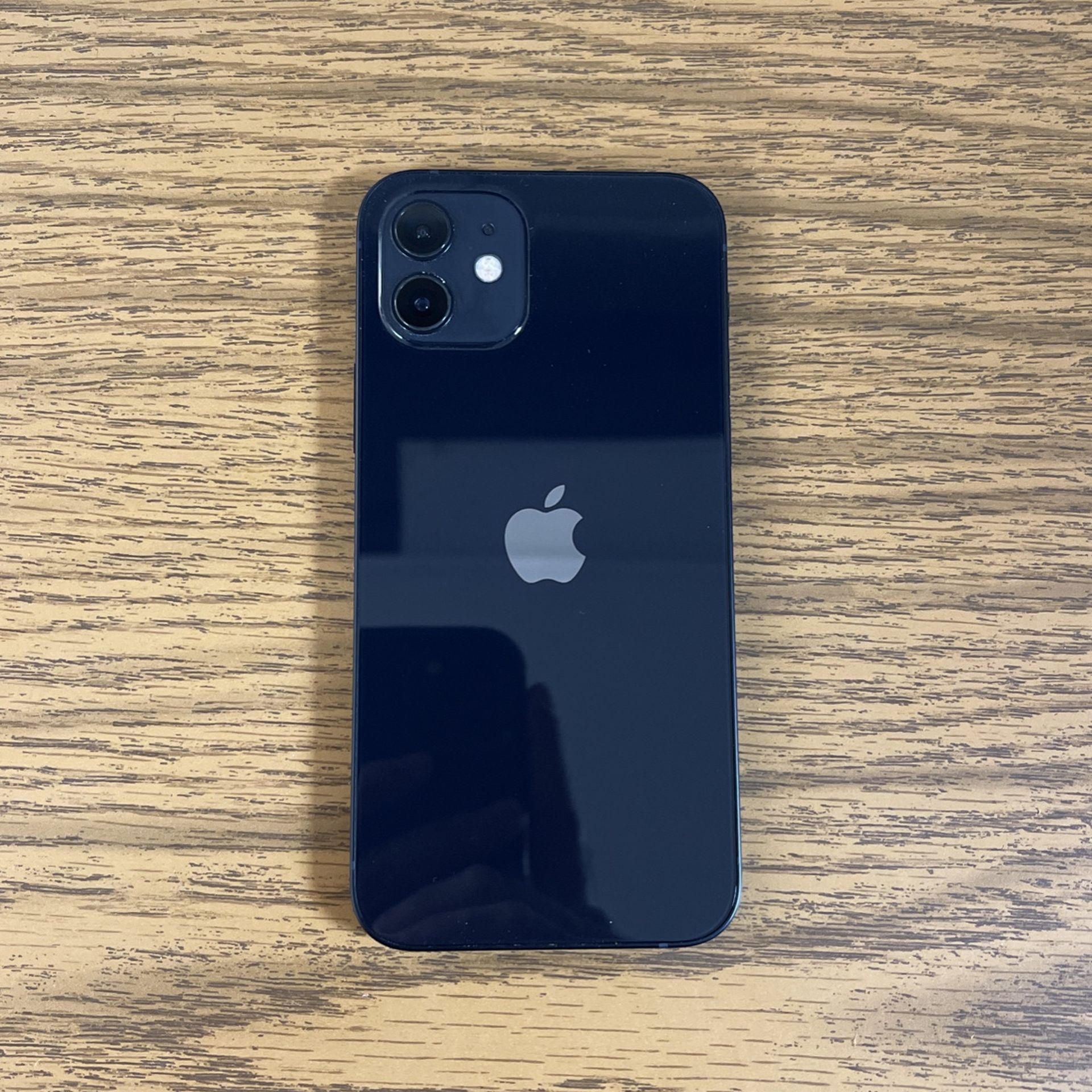 Apple iPhone 12 64GB Black Unlocked for Sale in Tallahassee, FL
