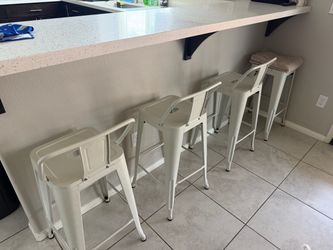 Set of 4 White Metal Bar Stools