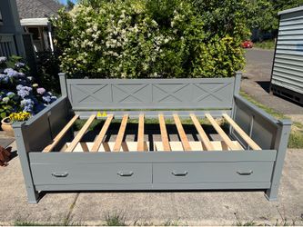 Twin Daybed w/ Storage