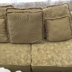 Loveseat - Gold 