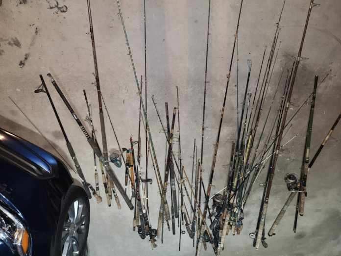 Fishing Poles Diferent Prices Or Package Deals