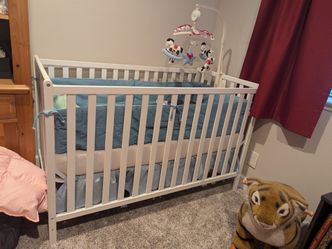 White baby crib