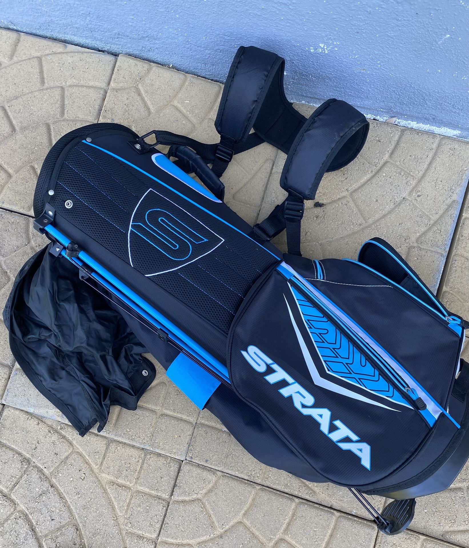 EUC STRATA Callaway Golf Bag Black/Blue Standing Dual Strap 7 Way Divider Cover