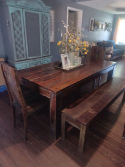 Dinning room table