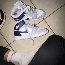 Nike Air Jordan 1 Mid "Wolf Grey Midnight Navy 7y 90-100$