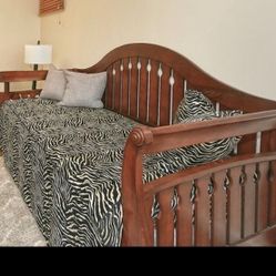 Double Bed Pullout Futon