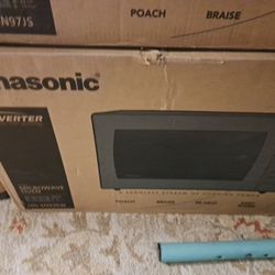 https://offerup.com/redirect/?o=Mi4zLnBhbmFzb25pYw== Microwave Oven 