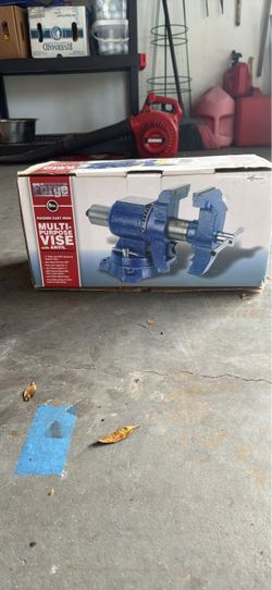 Central Forge 5" Multi-Purpose Cast Iron Vise with Anvil