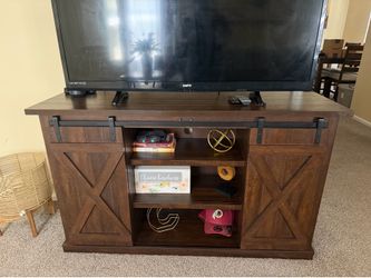 Wood Farmhouse T V stand